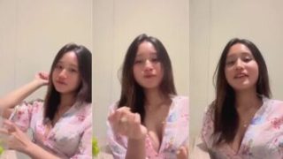 Bokep Indo Belahan Dada Becca HOT Teman Bobo Kamu di Instagram